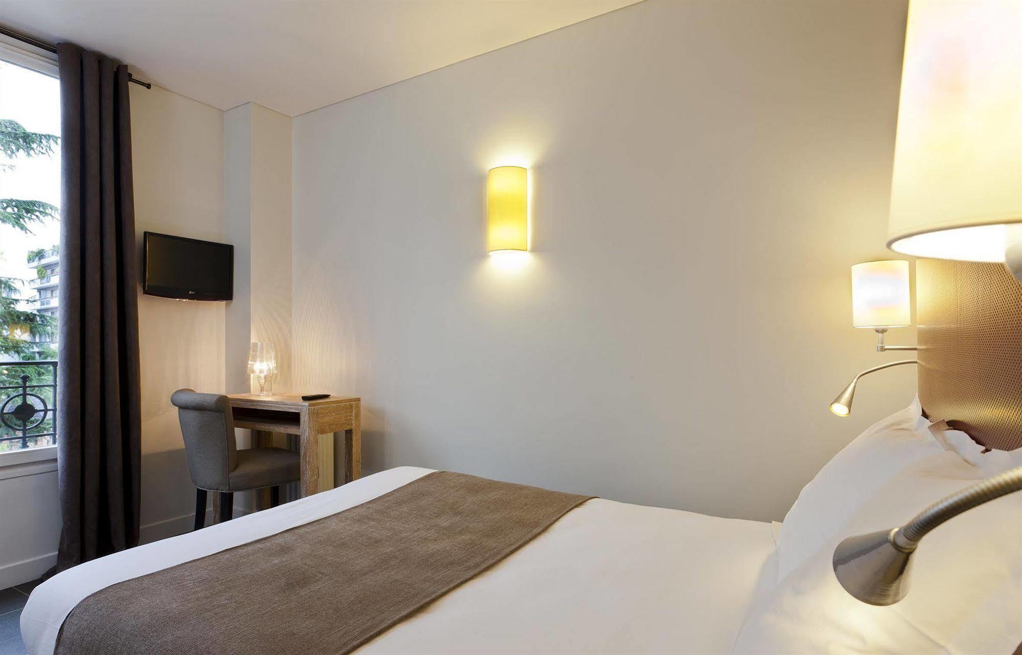 Hotel Douglas Пюто Экстерьер фото